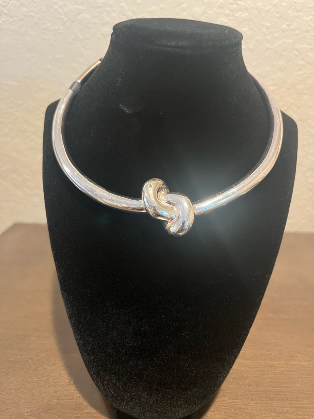 Abercrombie & Fitch Silver Knot Collar Choker